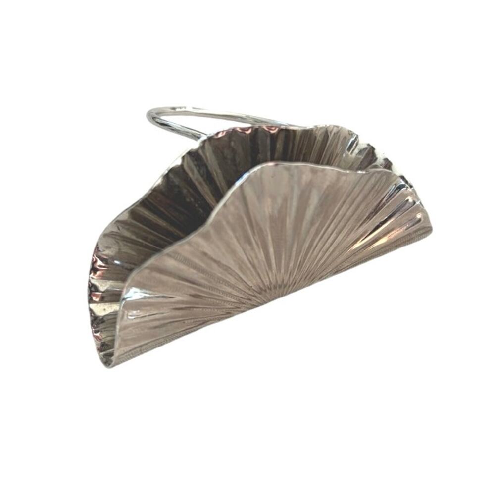 Vintage Jeri-Lou Scarf Clip Silvertone Shell Design